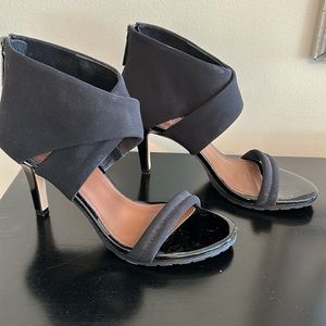 Donald J Pliner Tilly patent leather and fabric zip back heels sandals 7.5M